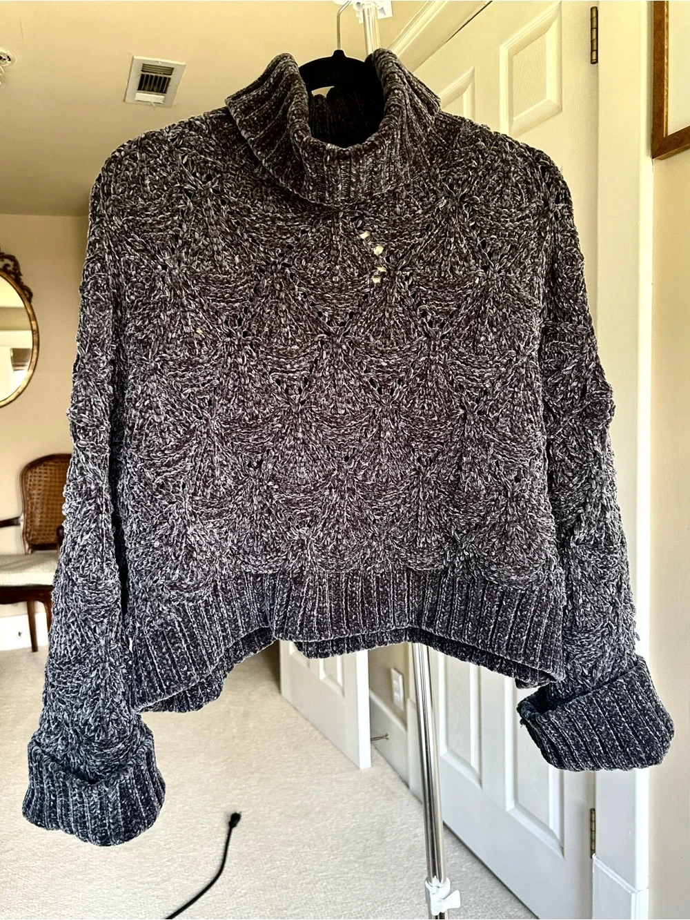 Women’s Cozy Charcoal chunky chenille Sweater. NWT by POL Small
